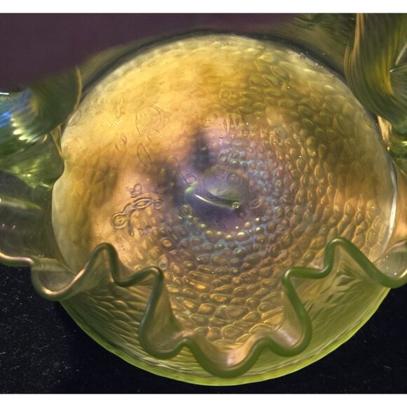 Loetz 1800s Green Iridescent Basket W/ruffled Rim GLOWS UV 365NM - Picture 4 of 9